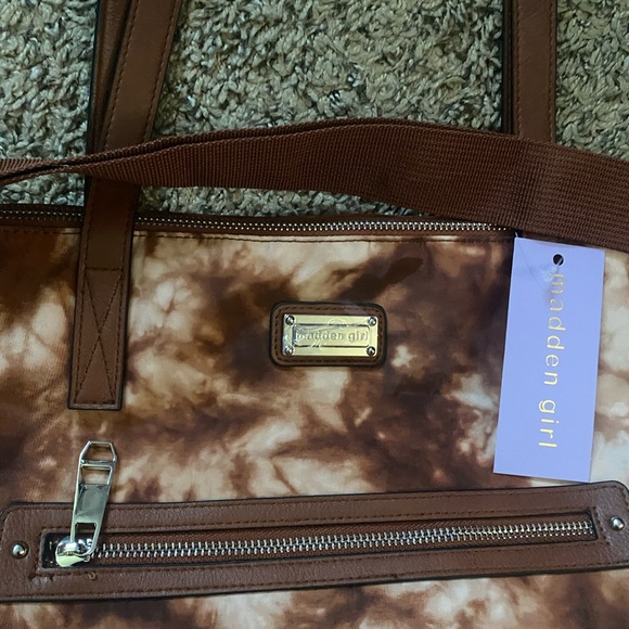 NWT. Madden Girl overnight Bag - Picture 2 of 5